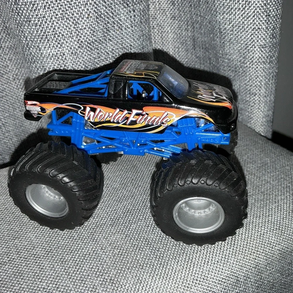 Hot Wheels Monster Jam World Finals Monster Truck 1:64